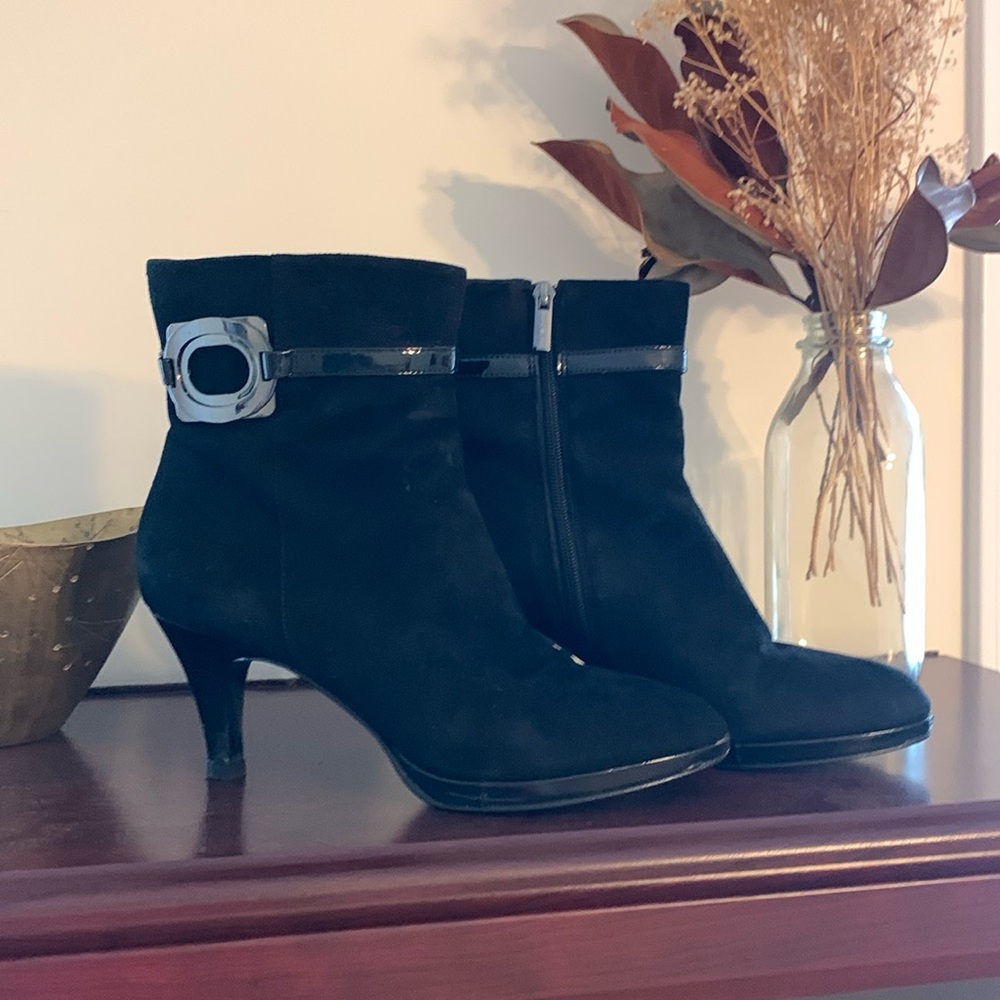 Suede black Bandolino booties